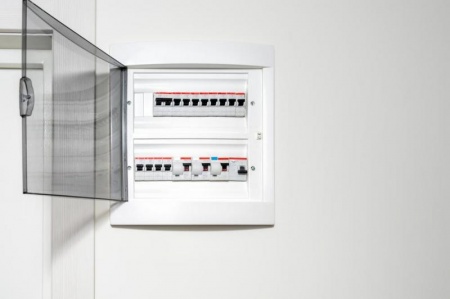 &Eacute;lectricien &agrave; MORET-LOING-ET-ORVANNE : quels services choisir ?